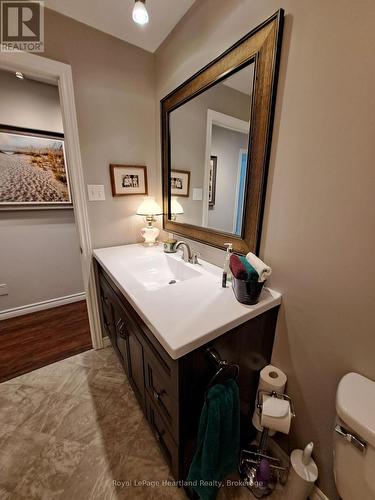 468 Richard Crescent, Strathroy-Caradoc (Sw), ON - Indoor Photo Showing Bathroom