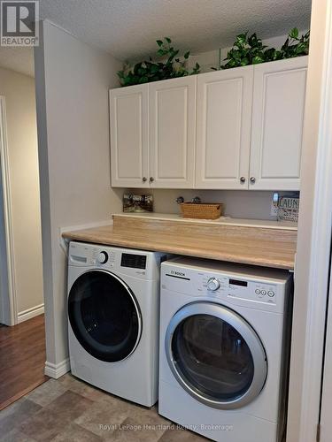 468 Richard Crescent, Strathroy-Caradoc (Sw), ON - Indoor Photo Showing Laundry Room