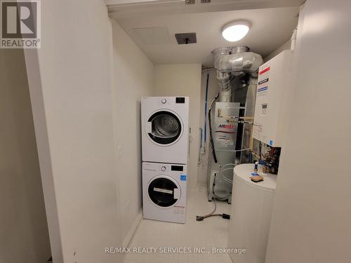 62 Sky Harbour Drive, Brampton, ON - Indoor Photo Showing Laundry Room