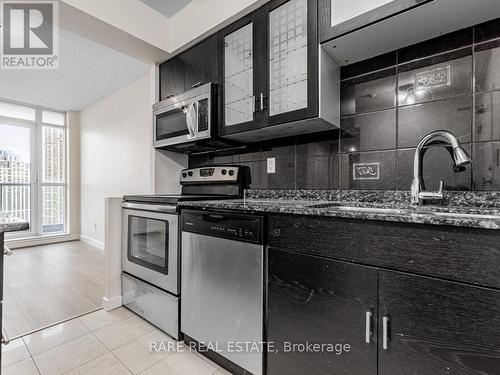 1711 - 30 Harrison Garden Boulevard S, Toronto, ON - Indoor Photo Showing Kitchen With Upgraded Kitchen