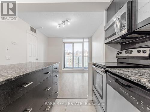 1711 - 30 Harrison Garden Boulevard S, Toronto, ON - Indoor Photo Showing Kitchen