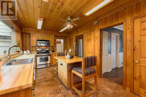 936 Dormer Street, Mississauga, ON - Indoor Photo Showing Kitchen With Double Sink