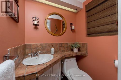 936 Dormer Street, Mississauga, ON - Indoor Photo Showing Bathroom