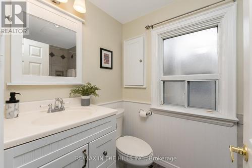 936 Dormer Street, Mississauga, ON - Indoor Photo Showing Bathroom