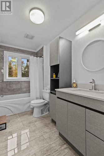 444 Maddox Cove Road, St. John'S, NL - Indoor Photo Showing Bathroom