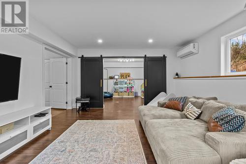 444 Maddox Cove Road, St. John'S, NL - Indoor Photo Showing Living Room