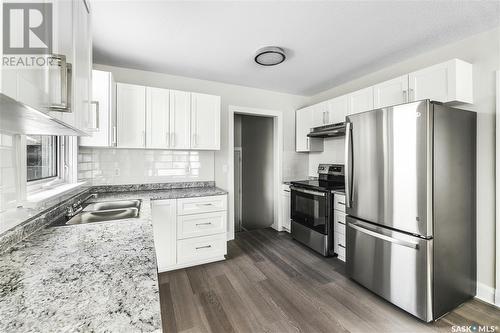 1457 Forget Street, Regina, SK - Indoor Photo Showing Kitchen With Double Sink With Upgraded Kitchen