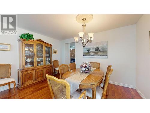 595 Yates Road Unit# 96 Lot# 60, Kelowna, BC - Indoor Photo Showing Dining Room