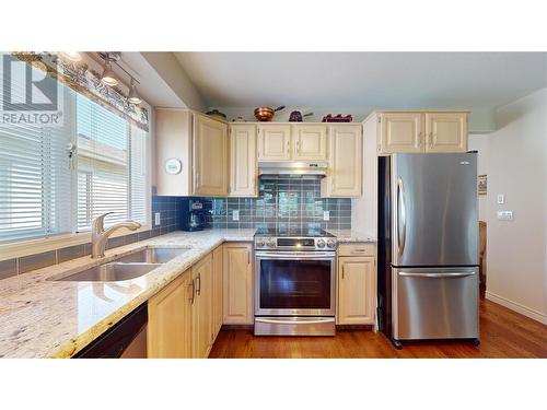 595 Yates Road Unit# 96 Lot# 60, Kelowna, BC - Indoor Photo Showing Kitchen With Stainless Steel Kitchen With Double Sink