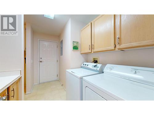 595 Yates Road Unit# 96 Lot# 60, Kelowna, BC - Indoor Photo Showing Laundry Room