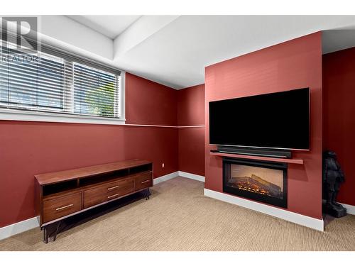 576 Nicola Street Unit# 1, Kamloops, BC - Indoor With Fireplace