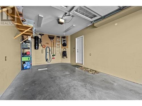 576 Nicola Street Unit# 1, Kamloops, BC - Indoor Photo Showing Garage