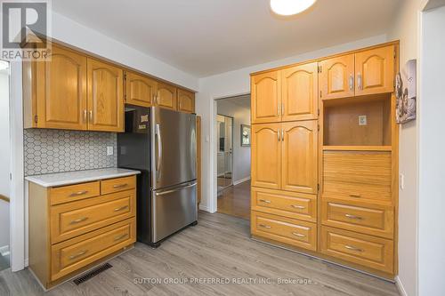 1 Roland Lane, London, ON - Indoor Photo Showing Kitchen