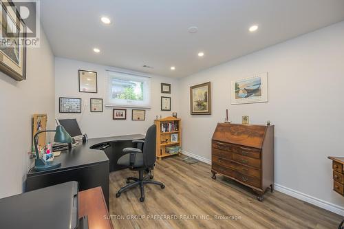 1 Roland Lane, London, ON - Indoor Photo Showing Office