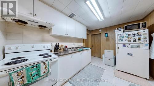 15 Foxwarren Drive, Toronto, ON - Indoor Photo Showing Kitchen