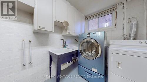 15 Foxwarren Drive, Toronto, ON - Indoor Photo Showing Laundry Room