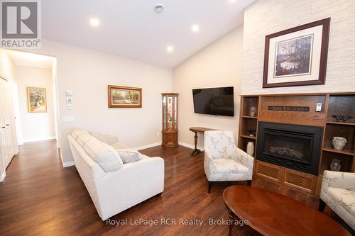 102 Broomer Crescent, Wellington North (Mount Forest), ON - Indoor Photo Showing Living Room With Fireplace