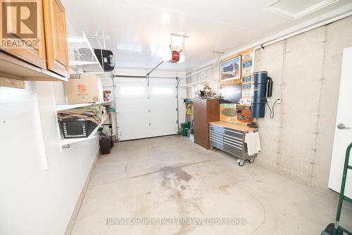 102 Broomer Crescent, Wellington North (Mount Forest), ON - Indoor Photo Showing Garage