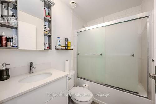 2009 - 60 Frederick Street, Kitchener, ON - Indoor Photo Showing Bathroom