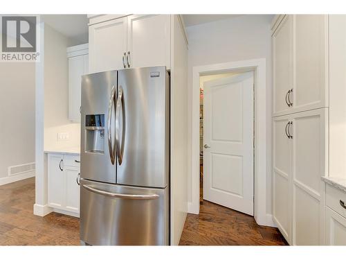 12764 Cliffshore Drive, Lake Country, BC - Indoor Photo Showing Kitchen