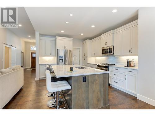 12764 Cliffshore Drive, Lake Country, BC - Indoor Photo Showing Kitchen With Double Sink With Upgraded Kitchen