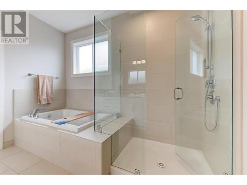 12764 Cliffshore Drive, Lake Country, BC - Indoor Photo Showing Bathroom