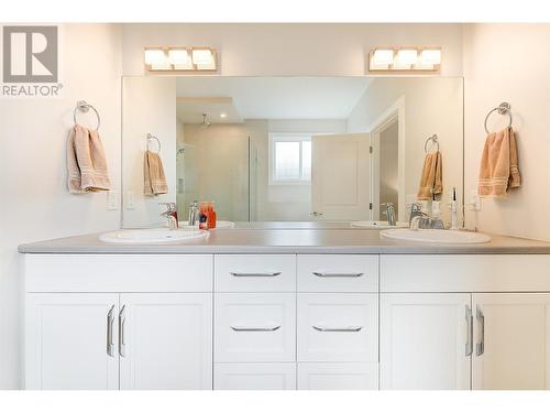 12764 Cliffshore Drive, Lake Country, BC - Indoor Photo Showing Bathroom