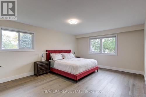 2141 Cartier Crescent, Burlington, ON - Indoor Photo Showing Bedroom