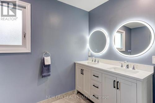 2141 Cartier Crescent, Burlington, ON - Indoor Photo Showing Bathroom