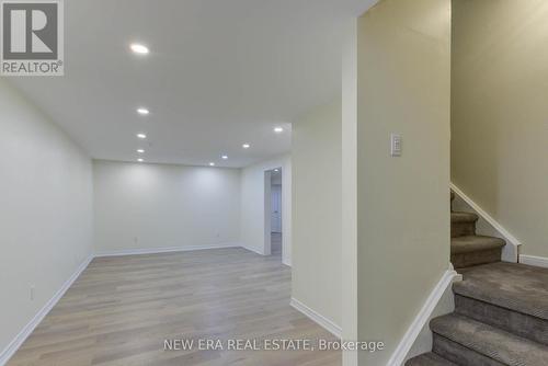 2141 Cartier Crescent, Burlington, ON - Indoor Photo Showing Other Room