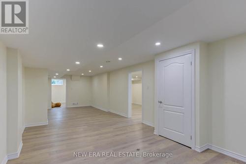 2141 Cartier Crescent, Burlington, ON - Indoor Photo Showing Other Room