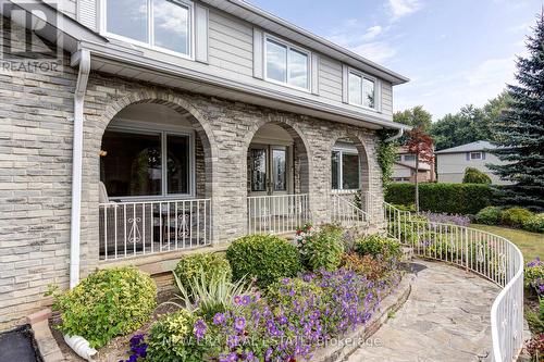 2141 Cartier Crescent, Burlington, ON - Outdoor