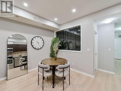 8 - 68 Winston Park Boulevard, Toronto, ON - Indoor Photo Showing Dining Room