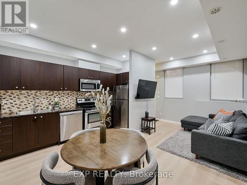 8 - 68 Winston Park Boulevard, Toronto, ON - Indoor Photo Showing Kitchen