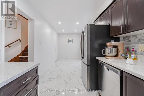 114 Penbridge Circle, Brampton, ON - Indoor Photo Showing Kitchen