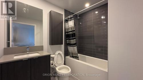 3002 - 4130 Parkside Village Drive, Mississauga, ON - Indoor Photo Showing Bathroom