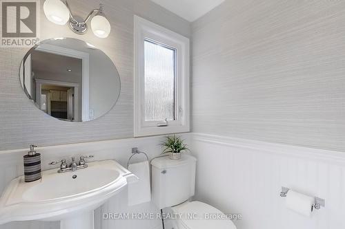 920 Glendale Court, Burlington, ON - Indoor Photo Showing Bathroom