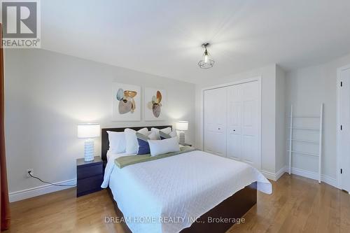 920 Glendale Court, Burlington, ON - Indoor Photo Showing Bedroom