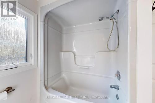 920 Glendale Court, Burlington, ON - Indoor Photo Showing Bathroom