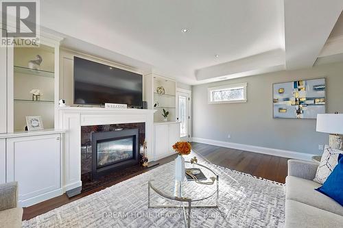 920 Glendale Court, Burlington, ON - Indoor Photo Showing Living Room With Fireplace