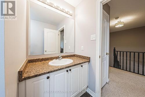 65 Glendarling Crescent, Hamilton, ON - Indoor Photo Showing Bathroom