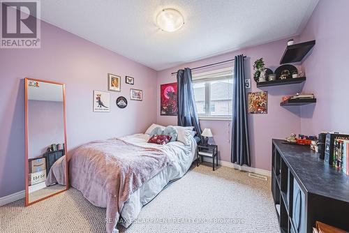 65 Glendarling Crescent, Hamilton, ON - Indoor Photo Showing Bedroom