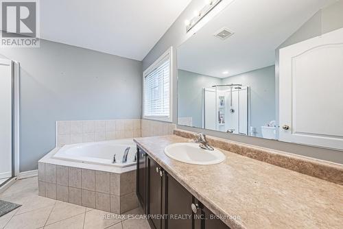 65 Glendarling Crescent, Hamilton, ON - Indoor Photo Showing Bathroom