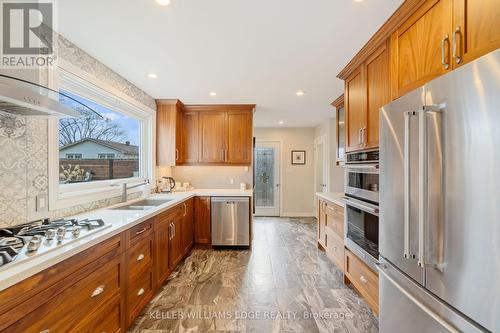 673 Inverary Road, Burlington, ON - Indoor Photo Showing Kitchen With Upgraded Kitchen