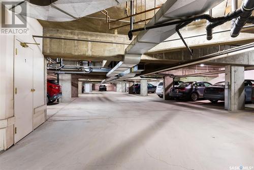 112 2550 25Th Avenue, Regina, SK - Indoor Photo Showing Garage