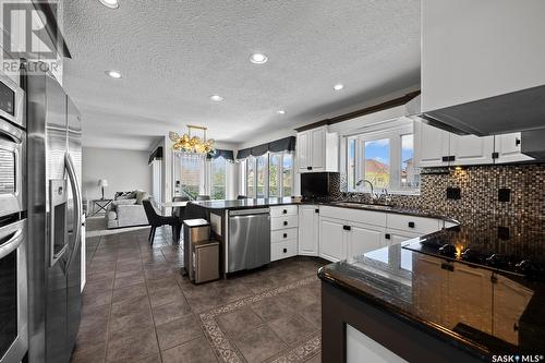 5054 Wascana Vista Court, Regina, SK - Indoor Photo Showing Kitchen