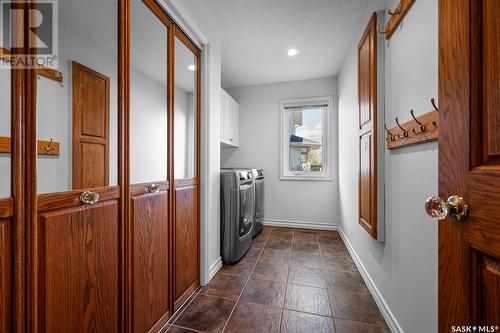 5054 Wascana Vista Court, Regina, SK - Indoor Photo Showing Laundry Room