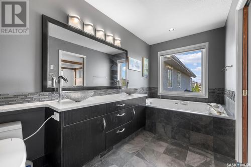 5054 Wascana Vista Court, Regina, SK - Indoor Photo Showing Bathroom