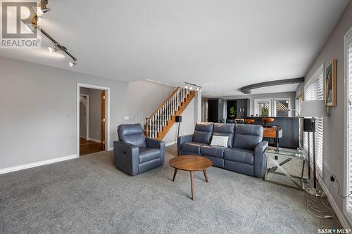 5054 Wascana Vista Court, Regina, SK - Indoor Photo Showing Living Room