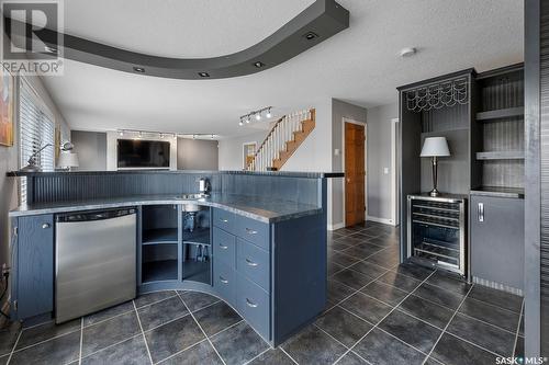 5054 Wascana Vista Court, Regina, SK - Indoor Photo Showing Kitchen